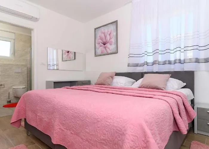 Seaside Luxury Apartment Trogir