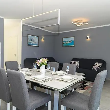 Seaside Luxury Apartment Trogir Exterior photo