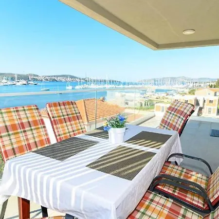 Seaside Luxury Apartment Trogir Exterior photo