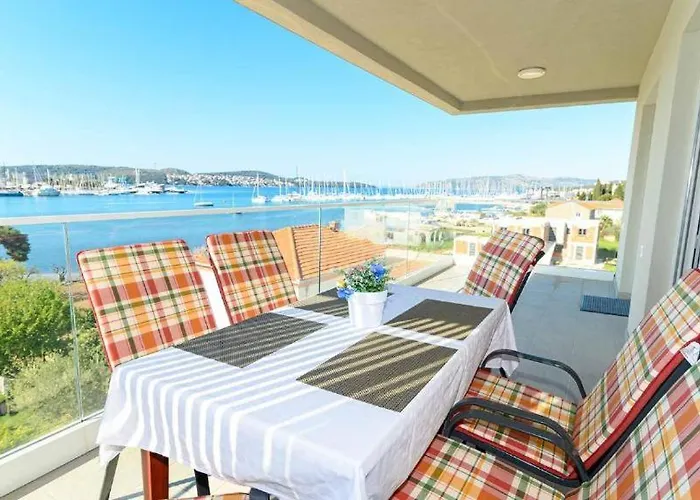 Seaside Luxury Apartment Trogir